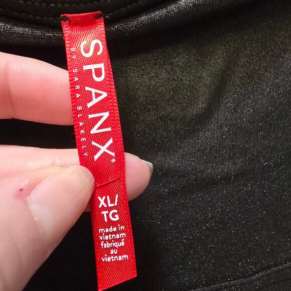 Spanx faux leather shiny black leggings XL skinny leg shaping - Picture 2 of 11